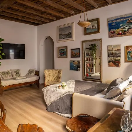 Colosseum House